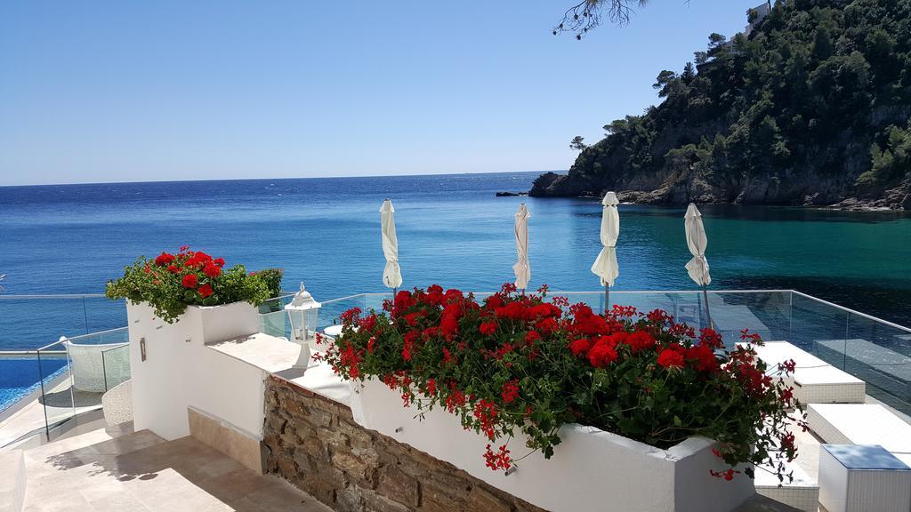 Hotel La Calanque Cavalaire-sur-Mer Exterior photo