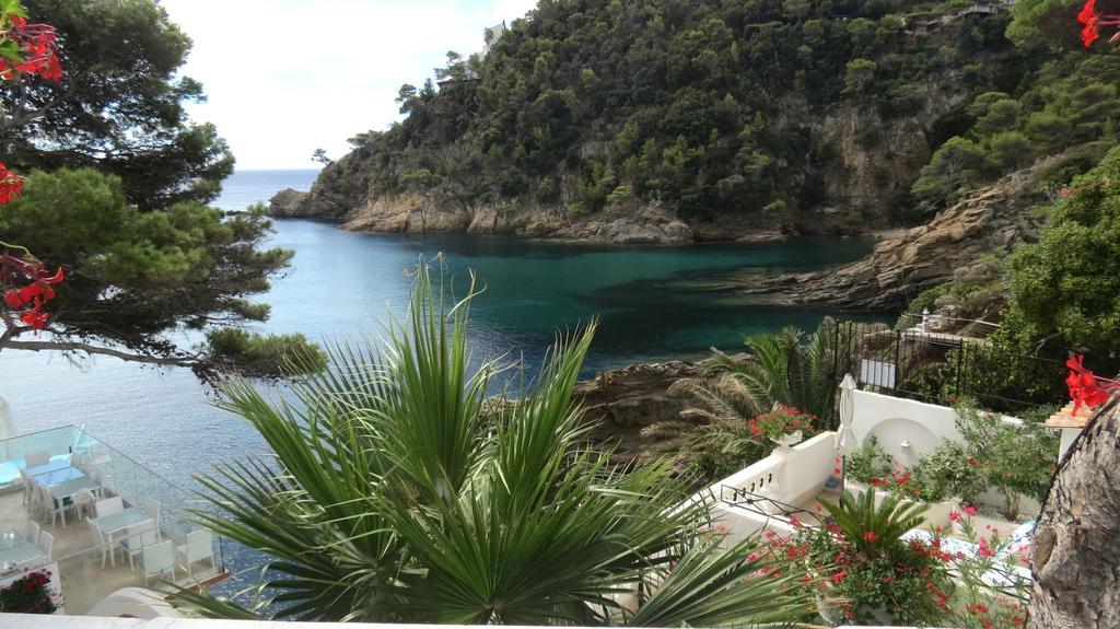 Hotel La Calanque Cavalaire-sur-Mer Exterior photo