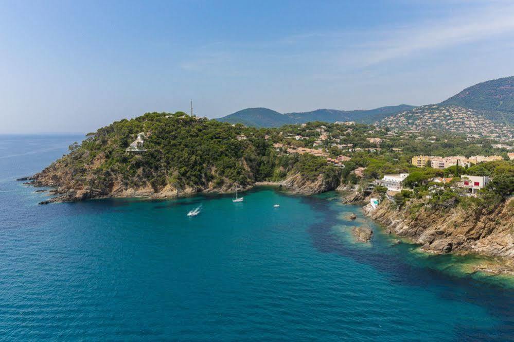 Hotel La Calanque Cavalaire-sur-Mer Exterior photo